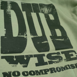 Mikina s potlačou na chrbte „Dub Wise No Compromise!“ / „Sound System Culture“